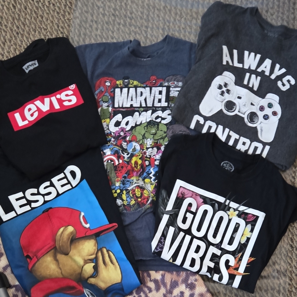 Levi's Black and Red Kids Graphic Tee